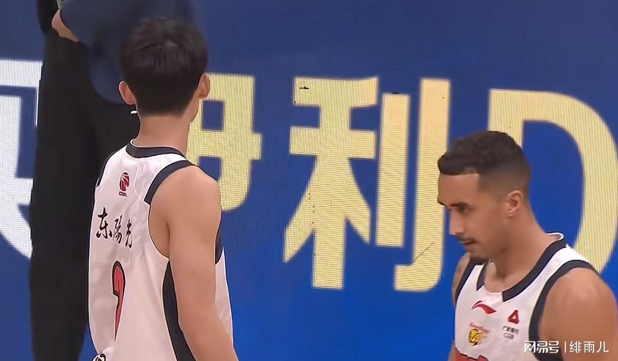 球探体育即时比分-太适合广东队！男篮强力锋线打出身价，这可是联盟第一大前锋！